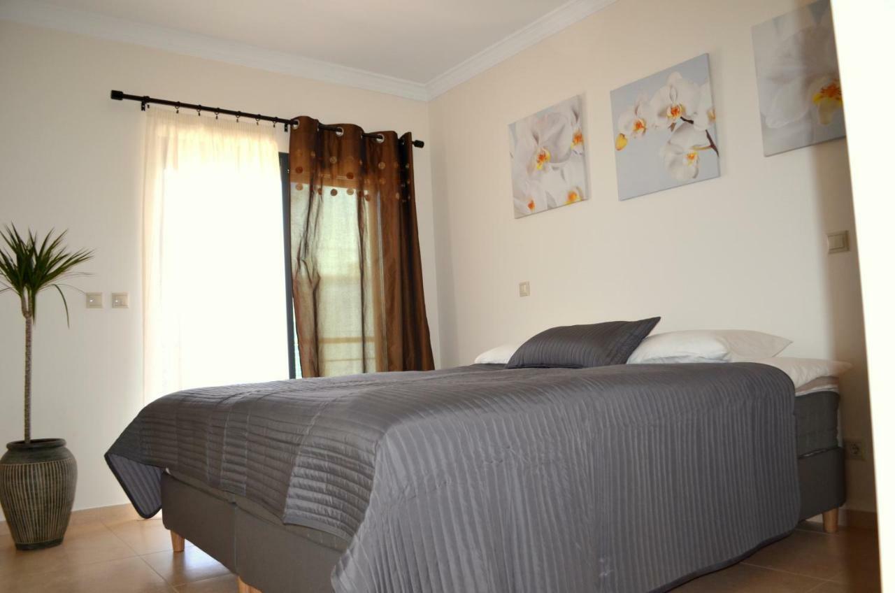 Marina Beach Apartment Lagos Exterior photo